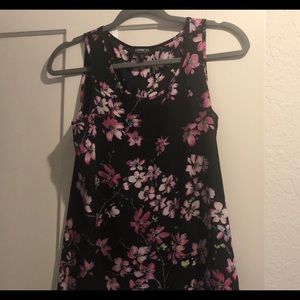 EXPRESS Flowy, flowered split-back tank.
